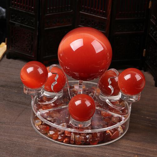 红水晶球的风水作用 　　一、红水晶球简介