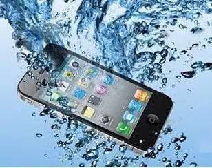 梦见手机掉水里了 梦见手机掉水里了是什么意思和寓意的好坏：