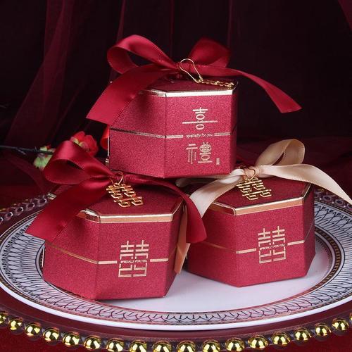 结婚喜糖盒要放些什么礼品 喜糖盒一般放喜糖和香烟