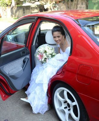 新娘坐上婚车为什么不能回头 新娘在婚车上不能回头看