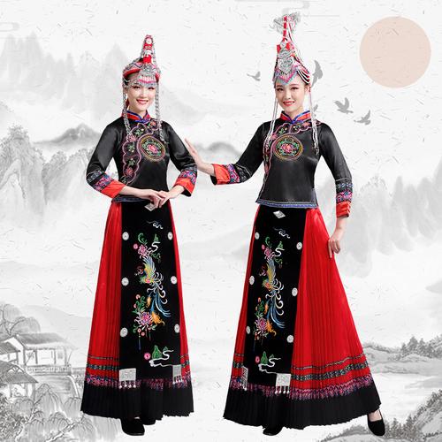 畲族服饰创作者是当地女人 畲族服饰在闽浙地区存有民族特色：