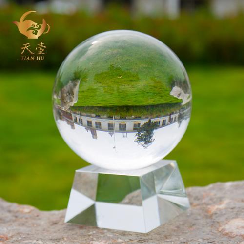水晶摆件风水讲究 　　一、家中的水晶球的摆放：
