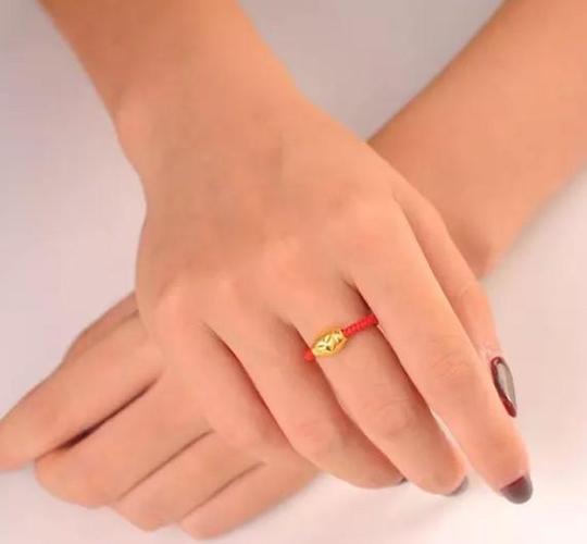 已婚女士转运珠戴哪个手指 已婚女士的转运珠戴在无名指