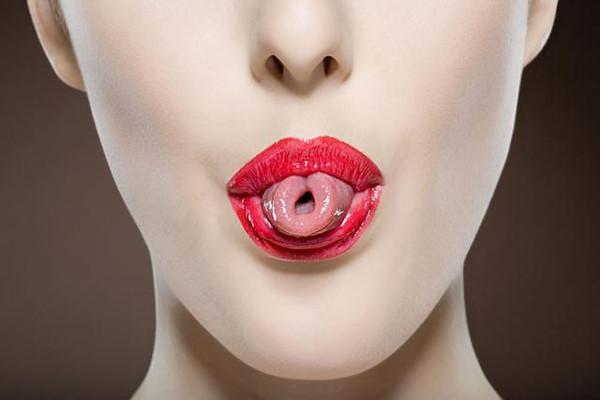 舌头看一个人的性格运势解读 一、解读如何从舌头看一个人的性格运势