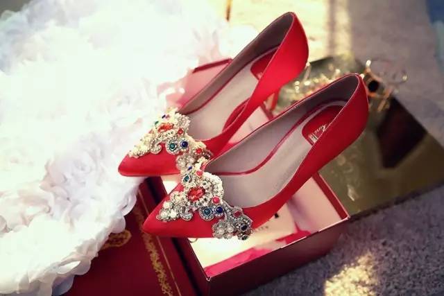 婚鞋不能沾娘家地面 婚鞋最好不要穿回娘家